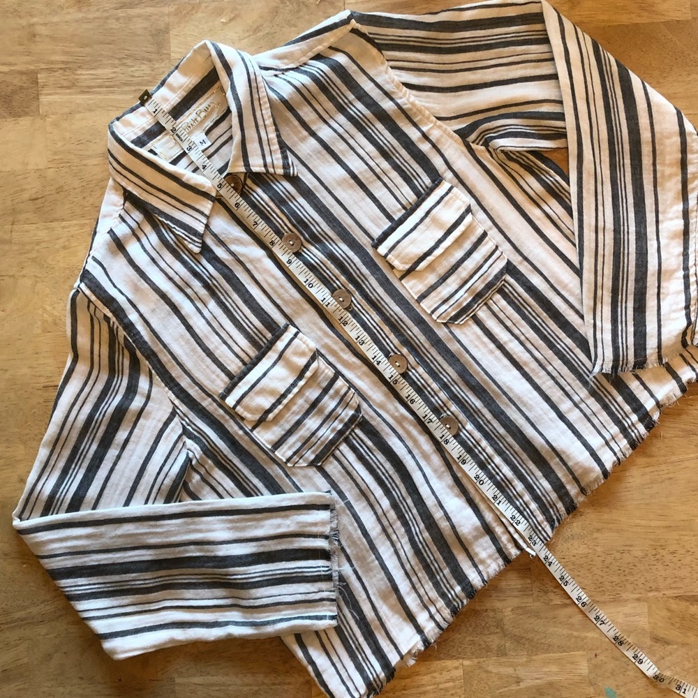 ★ Jen’s Pirates Booty Blouse ★ LN ★ - Picture 2 of 7